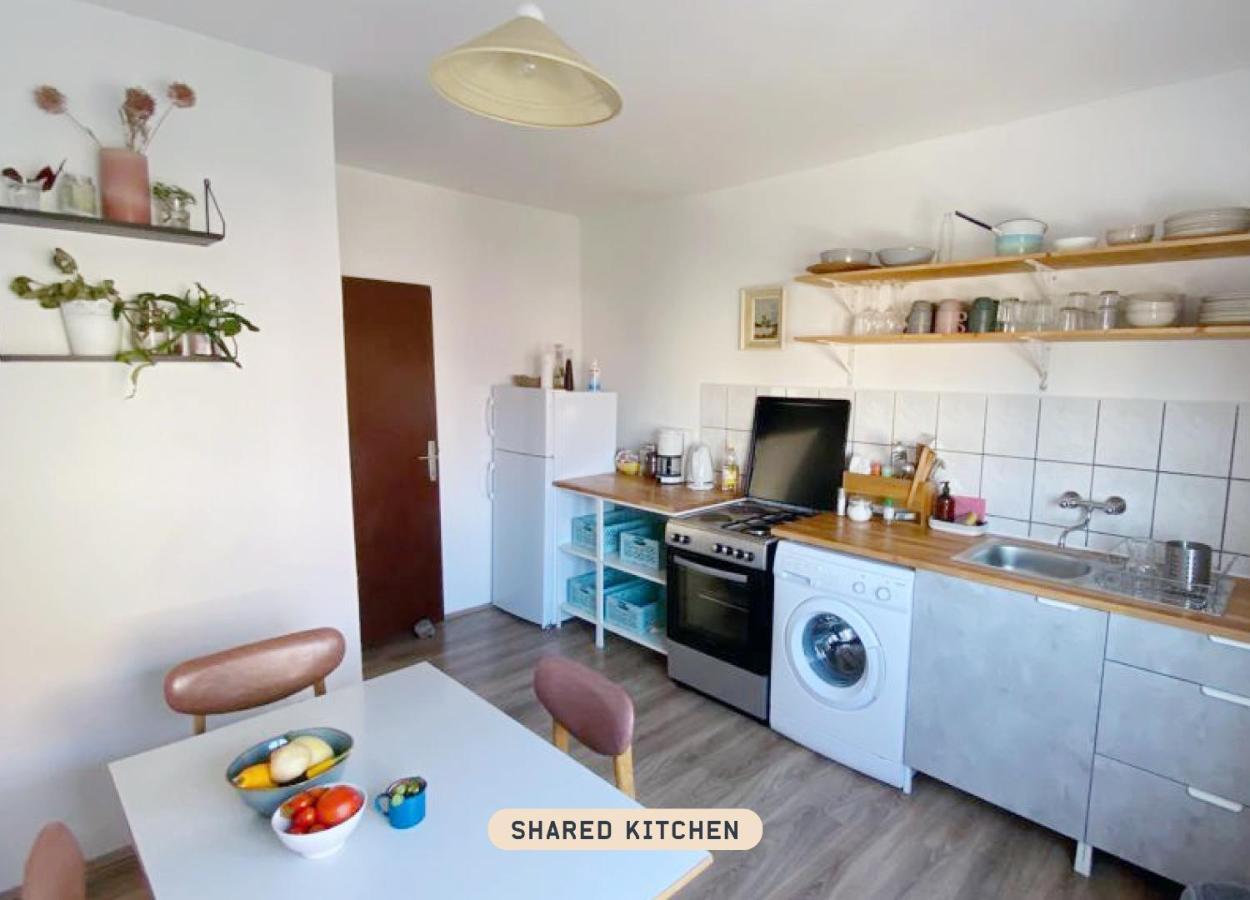 Lukenda Rooms باكوشتاني المظهر الخارجي الصورة